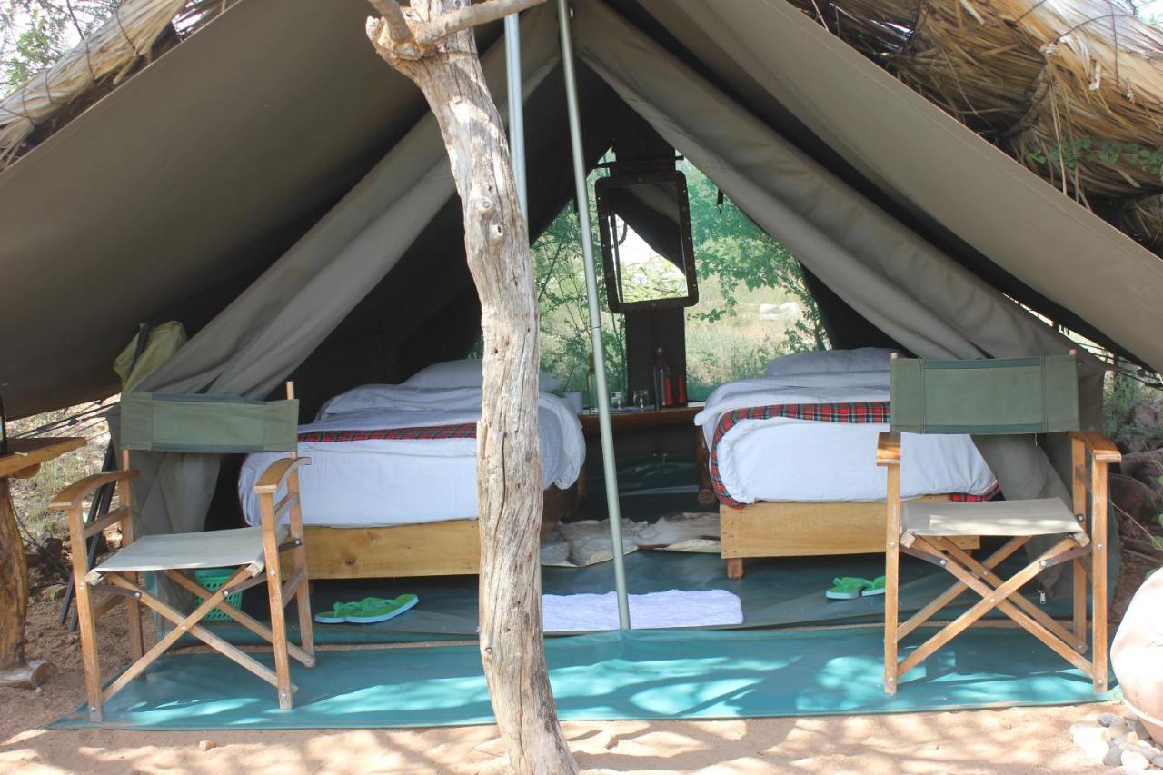 Lion'S Cave Camp, Samburu Villa Archers Post Esterno foto