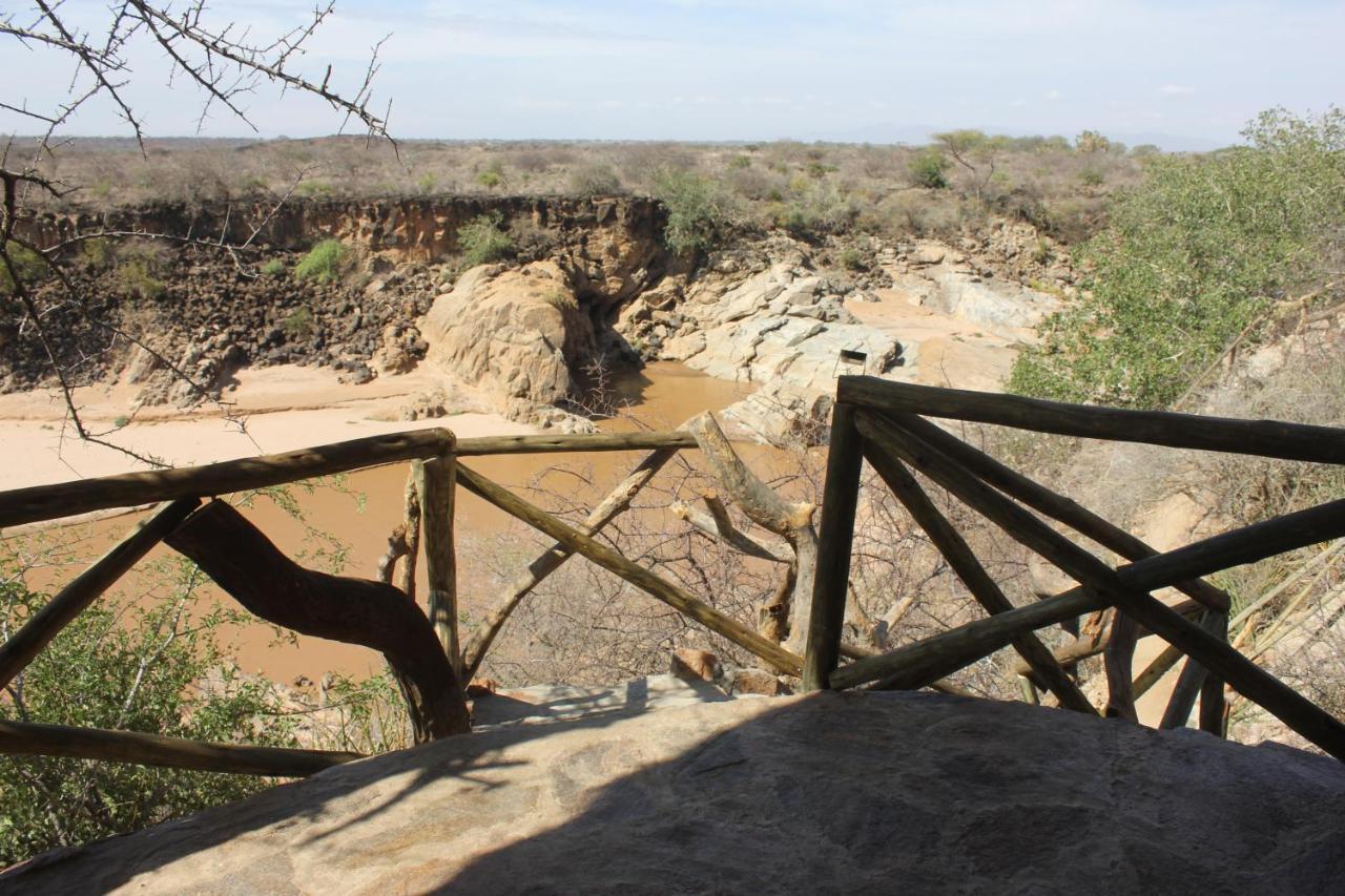 Lion'S Cave Camp, Samburu Villa Archers Post Esterno foto