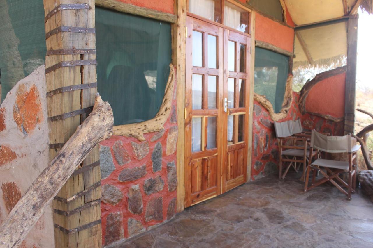 Lion'S Cave Camp, Samburu Villa Archers Post Esterno foto