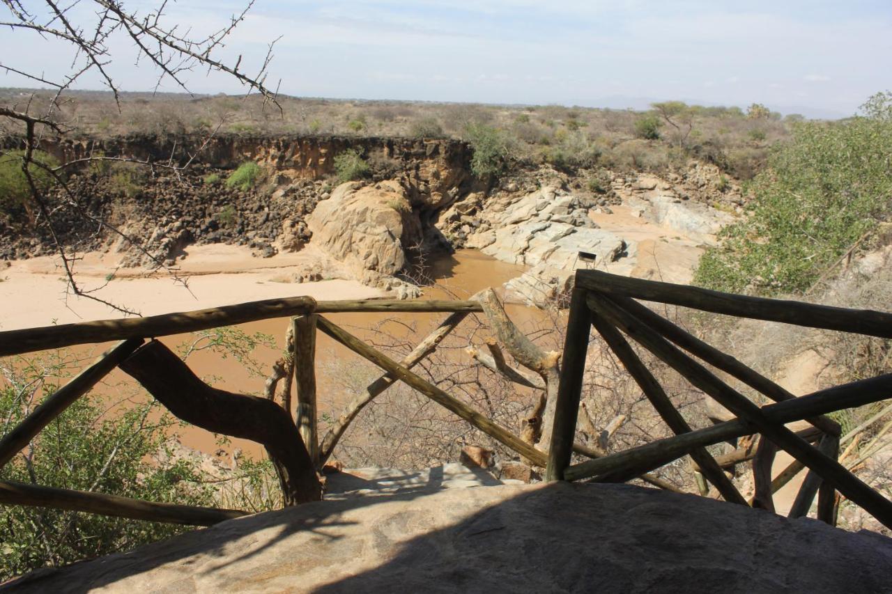 Lion'S Cave Camp, Samburu Villa Archers Post Esterno foto