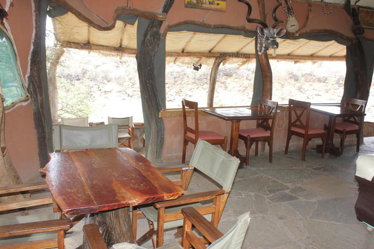 Lion'S Cave Camp, Samburu Villa Archers Post Esterno foto
