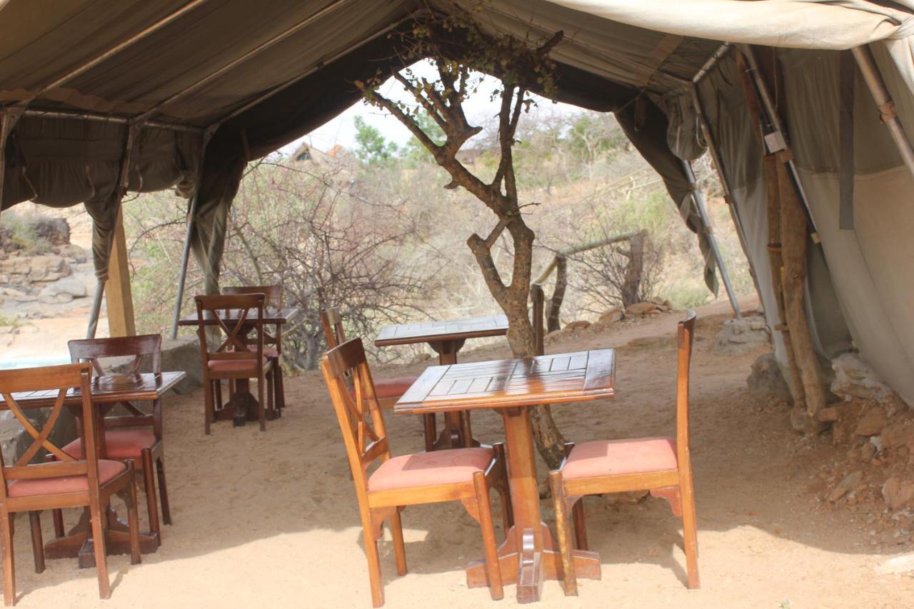 Lion'S Cave Camp, Samburu Villa Archers Post Esterno foto