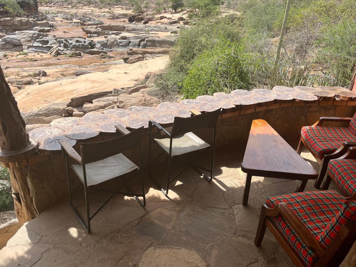 Lion'S Cave Camp, Samburu Villa Archers Post Esterno foto