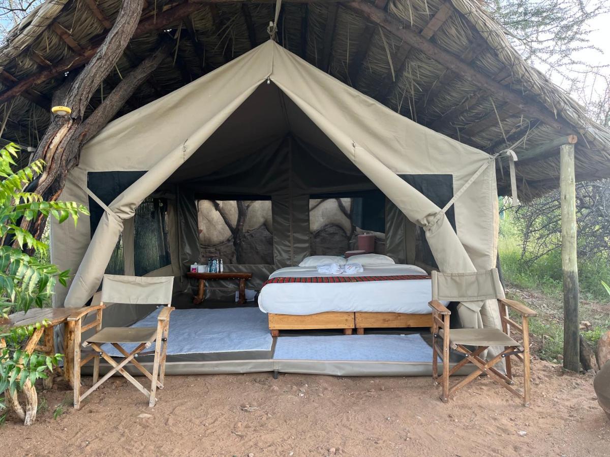 Lion'S Cave Camp, Samburu Villa Archers Post Esterno foto